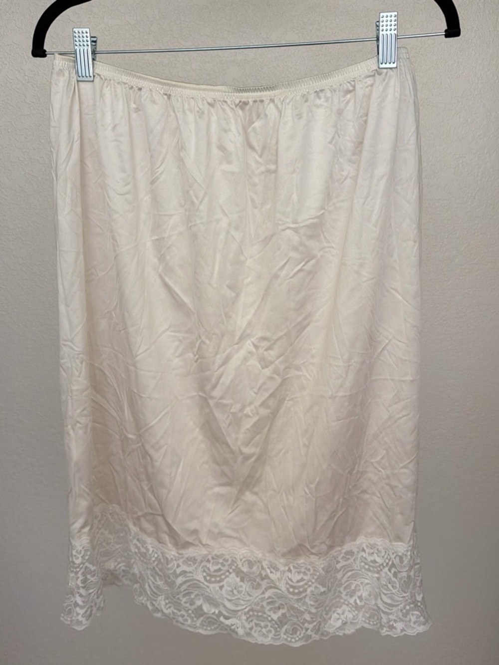 Vanity Fair Cream Lace-Hem Half Slip